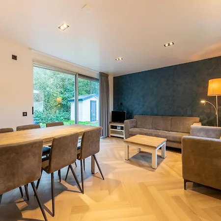 In Zevenhuizen Near Rottemeren